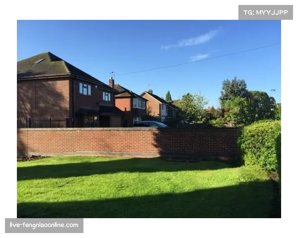 天气预报显示曼彻斯特周末有雨，双红会场地条件或成变数